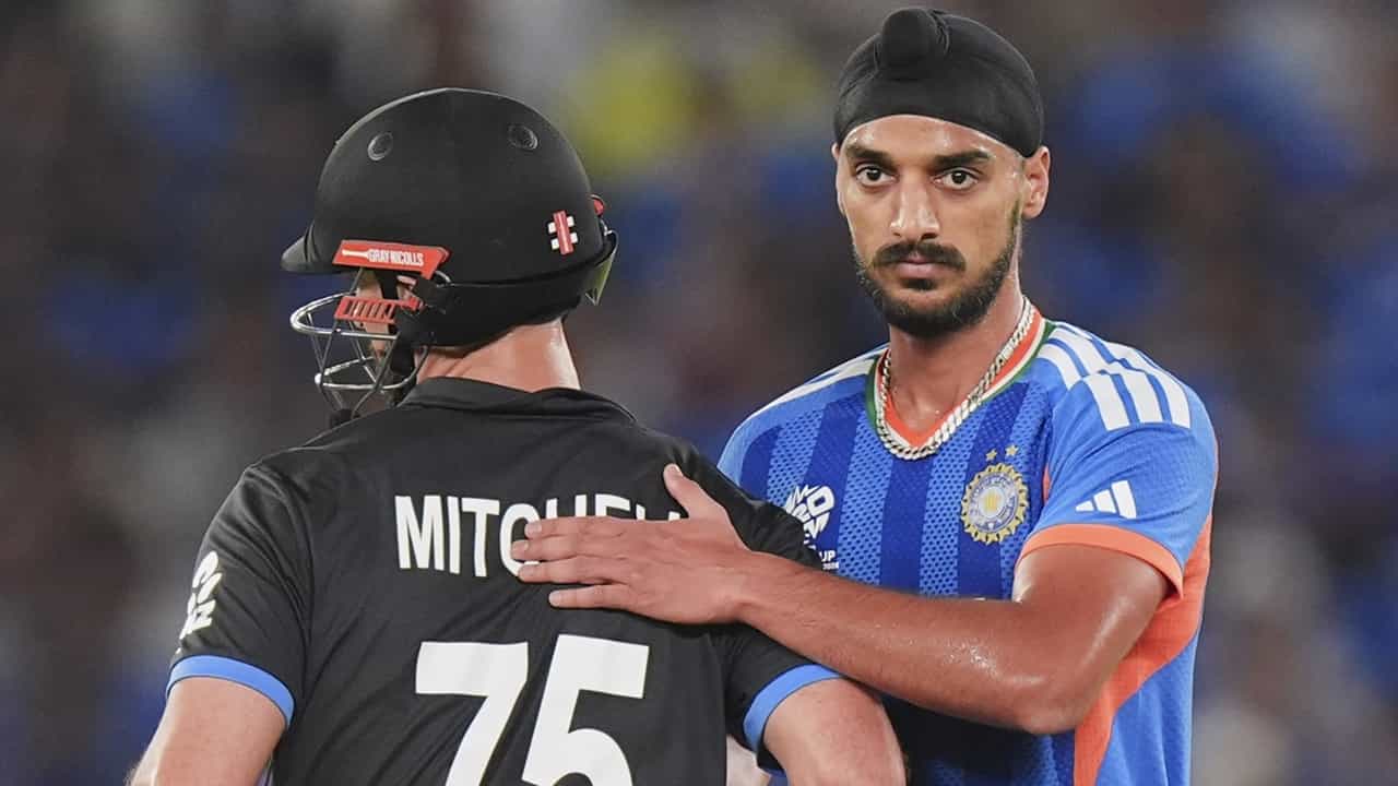 Arshdeep Singh: ചോദിച്ച് മേടിച്ചു! മിച്ചലിന്റെ ദേഹത്ത് പന്തെറിഞ്ഞ അര്‍ഷ്ദീപിന് മുട്ടന്‍ പണി; വടിയെടുത്ത് ഐസിസി