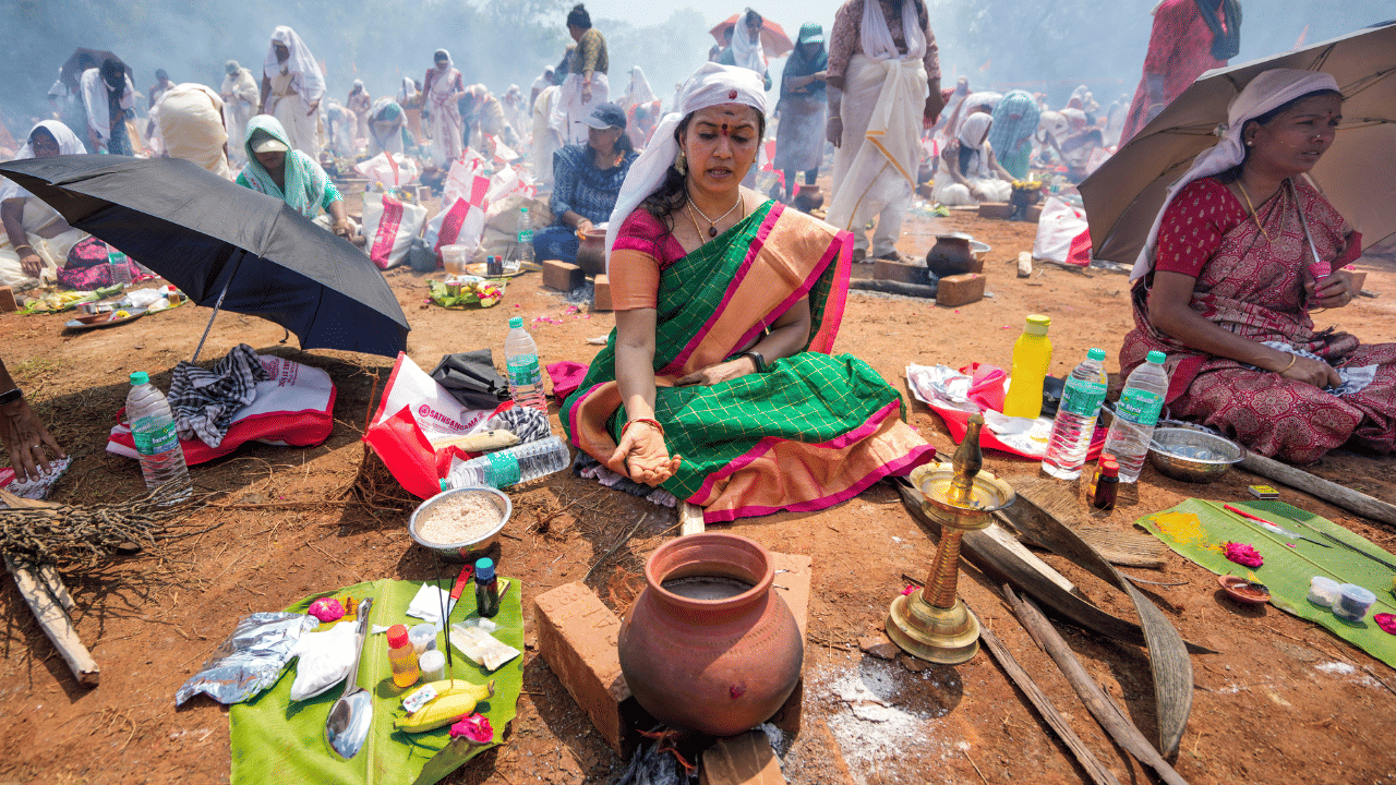 വസ്ത്രധാരണത്തിലും ശ്രദ്ധ പുലർത്തുക. കട്ടി കുറഞ്ഞതും ഇളം നിറത്തിലുള്ളതുമായ കോട്ടൺ വസ്ത്രങ്ങൾ ധരിക്കുക. ഇത് ശരീരത്തിലെ ചൂട് കുറയ്ക്കാൻ സഹായിക്കും. പഴവർഗ്ഗങ്ങൾ ധാരാളമായി ഭക്ഷണത്തിൽ ഉൾപ്പെടുത്തുക.
