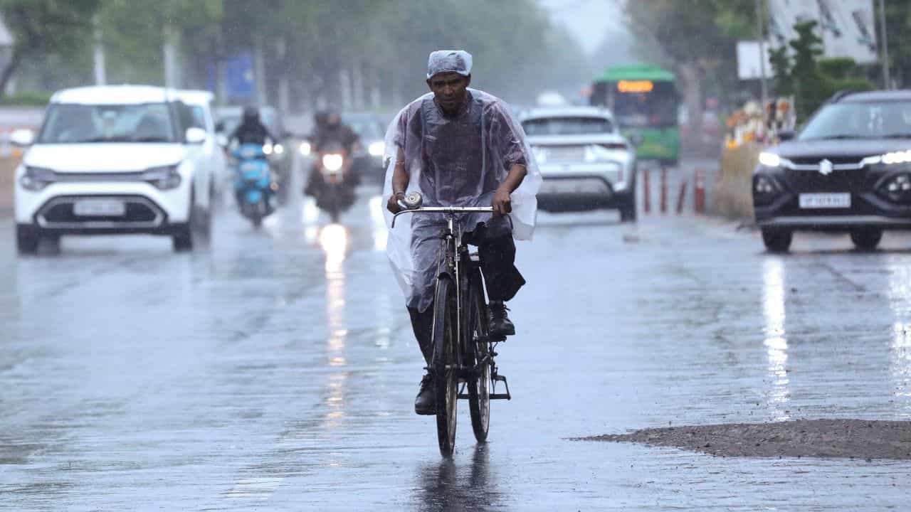 Bengaluru Rain Alert: ബെംഗളൂരുവില്‍ യെല്ലോ അലര്‍ട്ട്; കനത്ത മഴ തുടരും, ജാഗ്രതാ നിര്‍ദേശം