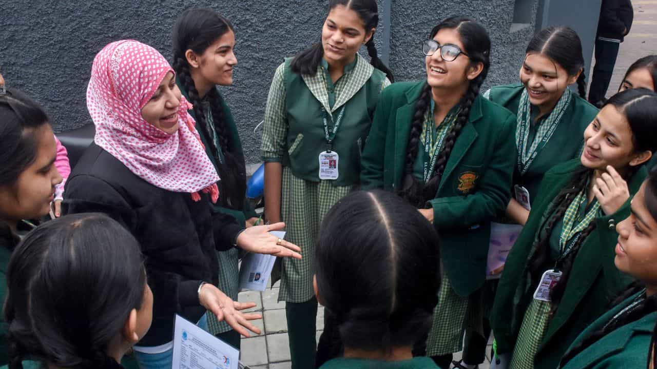 CBSE Results: സിബിഎസ്ഇ 10, 12 റിസൾട്ട് 2026: ഫലം എവിടെ, എങ്ങനെ പരിശോധിക്കാം? വിശദമായ വിവരം
