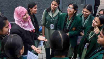 CBSE Results: സിബിഎസ്ഇ 10, 12 റിസൾട്ട് 2026: ഫലം എവിടെ, എങ്ങനെ പരിശോധിക്കാം? വിശദമായ വിവരം