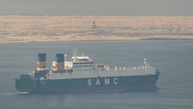 ദുബായ് തുറമുഖത്ത് കനത്ത ആക്രമണം; കുവൈറ്റ് എണ്ണ ടാങ്കറിന് തീപിടിച്