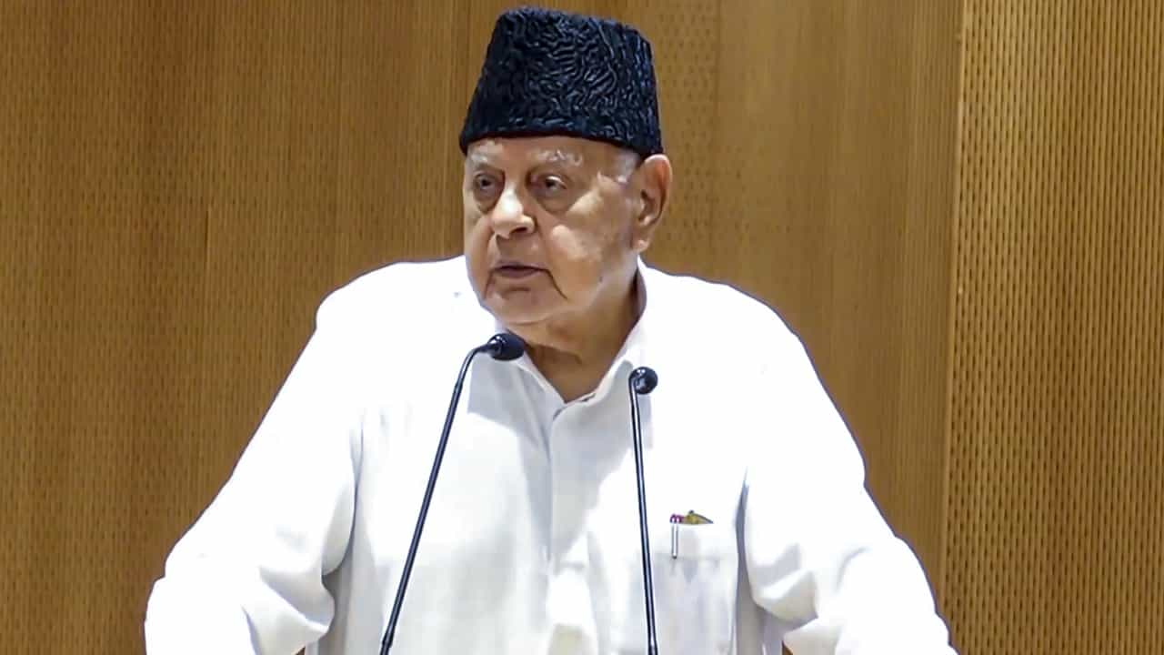 Farooq Abdullah: ഫാറൂഖ് അബ്ദുള്ളയ്ക്ക്‌ നേരെ വെടിവയ്പ് ശ്രമം; രക്ഷപ്പെട്ടത് തലനാരിഴയ്ക്ക്‌; പ്രതി പിടിയില്‍