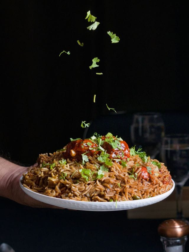 മഷ്റൂം ഫ്രൈഡ് റൈസ് കഴിച്ചിട്ടുണ്ടോ? ഉണ്ടാക്കാൻ എളുപ്പമാണ്