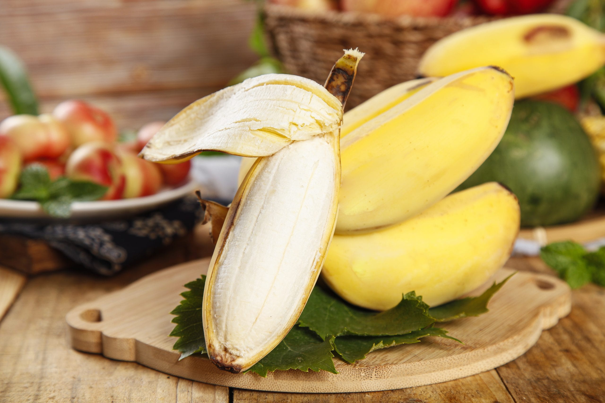 പ്രഭാതഭക്ഷണത്തിൽ ഏത്തപ്പഴം ഉൾപ്പെടുത്തുന്നത് ദിവസം മുഴുവൻ ഉന്മേഷം നൽകാൻ വളരെ നല്ലതാണ്. ഇതിലെ പൊട്ടാസ്യം രക്തസമ്മർദ്ദം നിയന്ത്രിക്കാൻ സഹായിക്കുന്നു. നിങ്ങളുടെ ദൈനദിന വ്യായാമത്തിന് ശേഷം ഏത്തപ്പഴം കഴിക്കുന്നത് പേശികളുടെ വേദന കുറയ്ക്കാൻ വളരെ നല്ലതാണ്.
