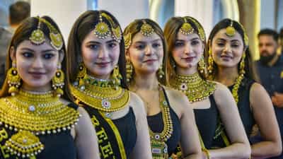 Kerala Gold Rate: എന്റളിയാ എന്നാലും...സ്വര്‍ണവിലയില്‍ പുത്തന്‍ ട്രെന്‍ഡ്; ഇന്നത്തെ നിരക്കിതാ