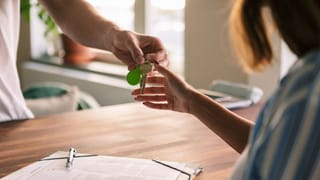 Kerala Gold Rate: എന്റളിയാ എന്നാലും…സ്വര്‍ണവിലയില്‍ പുത്തന്‍ ട്രെന്‍ഡ്; ഇന്നത്തെ നിരക്കിതാ