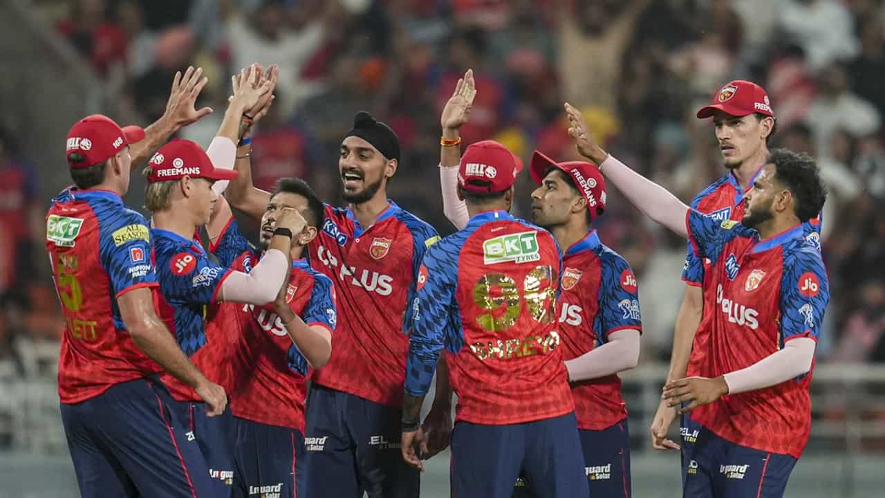 IPL 2026: പഞ്ചാബിന്റെ പഞ്ചില് പതറി ഗുജറാത്ത്; നേടാനായത് 162 റണ്സ് മാത്രം IPL 2026: പഞ്ചാബിന്റെ പഞ്ചില് പതറി ഗുജറാത്ത്; നേടാനായത് 162 റണ്സ് മാത്രം