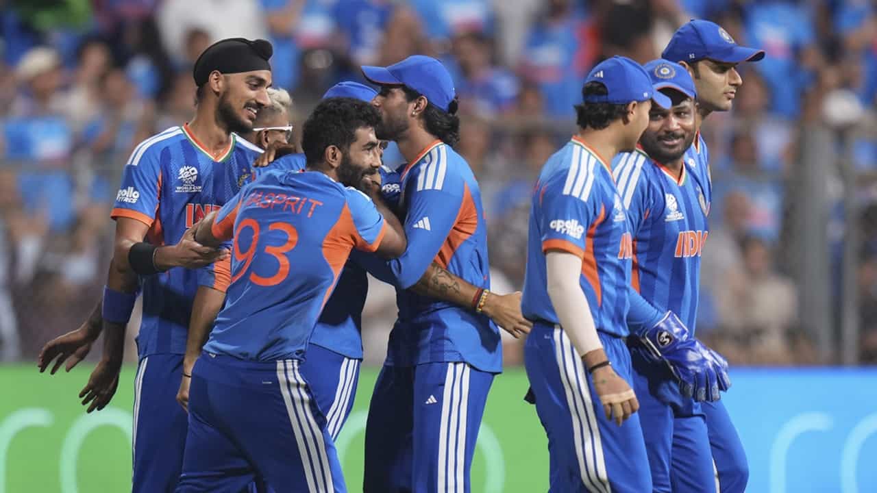 IND vs ENG: ആവേശപ്പോരില്‍ ഇംഗ്ലണ്ട് പൊരുതിത്തോറ്റു; ഇന്ത്യ ഫൈനലില്‍