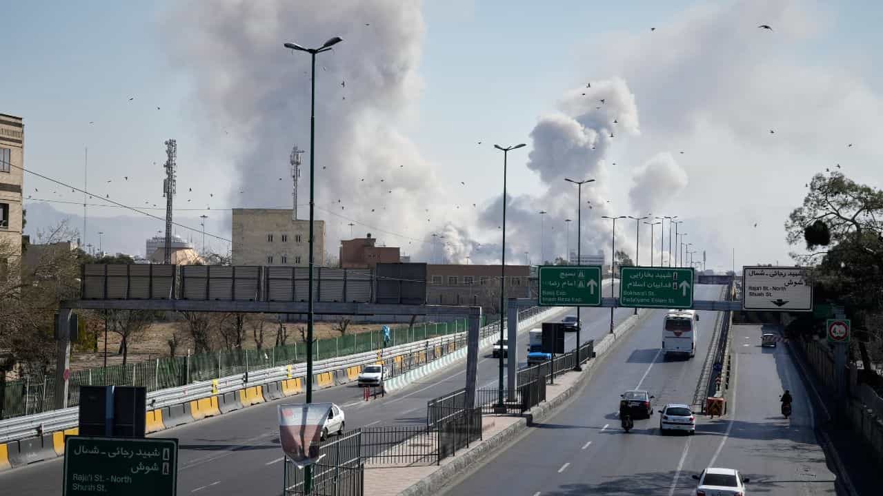 Iran Attack On Abu Dhabi: അബുദാബിയിൽ ഇറാൻ്റെ മിസൈൽ ആക്രമണം; അഞ്ച് ഇന്ത്യക്കാർക്ക് പരുക്ക്