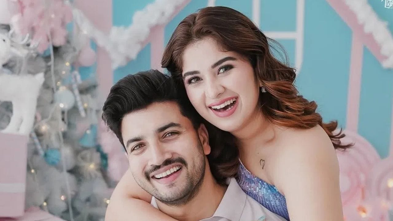 ഇരുവരുടെയും പോസ്റ്റുകള്‍ക്ക് താഴെ വന്ന് ആളുകള്‍ ഇക്കാര്യത്തെ കുറിച്ച് അന്വേഷിക്കുന്നുമുണ്ട്. എന്നാല്‍ വേര്‍പിരിഞ്ഞോ ഇല്ലയോ എന്ന കാര്യത്തില്‍ ഇതുവരെയും താരങ്ങള്‍ ഒരു പരസ്യ പ്രതികരണം നടത്തിയിട്ടില്ല. രണ്ടുപേരും അവരുടേതായ തിരക്കുകളിലാണ്, ജീവിതം ആഘോഷമാക്കുകയും ചെയ്യുന്നു. 
