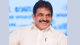 എംഎൽഎ അല്ലാത്തവർ മുഖ്യമന്ത്രിയാകുമോ? കെ സി യുടെ പ്രതികരണം ഇങ്ങനെ