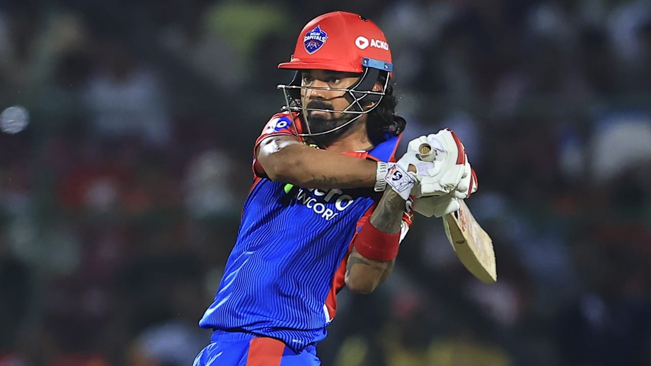 ഡല്‍ഹി ക്യാപിറ്റല്‍സില്‍ രാഹുല്‍ സന്തുഷ്ടനാണോയെന്ന് വ്യക്തമല്ലെന്നും അദ്ദേഹം കൂട്ടിച്ചേര്‍ത്തു. 33-കാരനായ രാഹുല്‍ കഴിഞ്ഞ സീസണില്‍ മികച്ച പ്രകടനം പുറത്തെടുത്തിരുന്നു. 13 ഇന്നിങ്‌സുകളില്‍ നിന്ന് 539 റണ്‍സെടുത്തു (Image Credits: PTI).