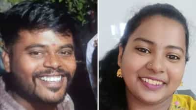 Husband Killa Wife: ക്രൂരതയുടെ അങ്ങേയറ്റം, വിവാഹേതര ബന്ധമെന്ന് സംശയം; ഭാര്യയെ വാഹനം കയറ്റി കൊലപ്പെടുത്തി ഭർത്താവ് Husband Killa Wife: ക്രൂരതയുടെ അങ്ങേയറ്റം, വിവാഹേതര ബന്ധമെന്ന് സംശയം; ഭാര്യയെ വാഹനം കയറ്റി കൊലപ്പെടുത്തി ഭർത്താവ്