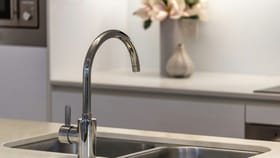 Kitchen Cleaning Hacks: പത്തുപൈസ മുടക്കാതെ സിങ്ക് പുത്തൻ പോലെയാക്കാം, വിദ്യ അടുക്കളയിൽ തന്നെയുണ്ട്...