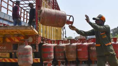 Commercial LPG Allocation: വാണിജ്യ എല്‍പിജി വിഹിതം 20 ശതമാനം കൂടി വര്‍ധിപ്പിച്ച് കേന്ദ്രസര്‍ക്കാര്‍; റെസ്റ്റോറന്റ് മേഖലയ്ക്ക് ആശ്വാസം
