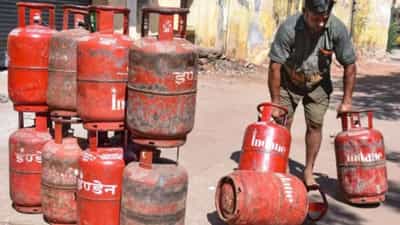 LPG Booking Updates : എൽപിജി ബുക്കിംഗ് സമയപരിധി നിങ്ങൾ കേട്ടതല്ല, സർക്കാർ തന്നെ വ്യക്തത വരുത്തി