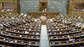 എട്ട് പ്രതിപക്ഷ എംപിമാരുടെ സസ്‌പെന്‍ഷന്‍ ഇന്ന് റദ്ദാക്കിയേക്കും