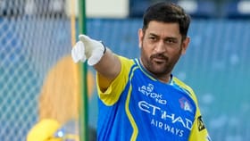 സീസണിന് മുമ്പെ സിഎസ്കെയ്ക്ക് തിരിച്ചടി; ധോണി കളിക്കാൻ ഇറങ്ങില്ല