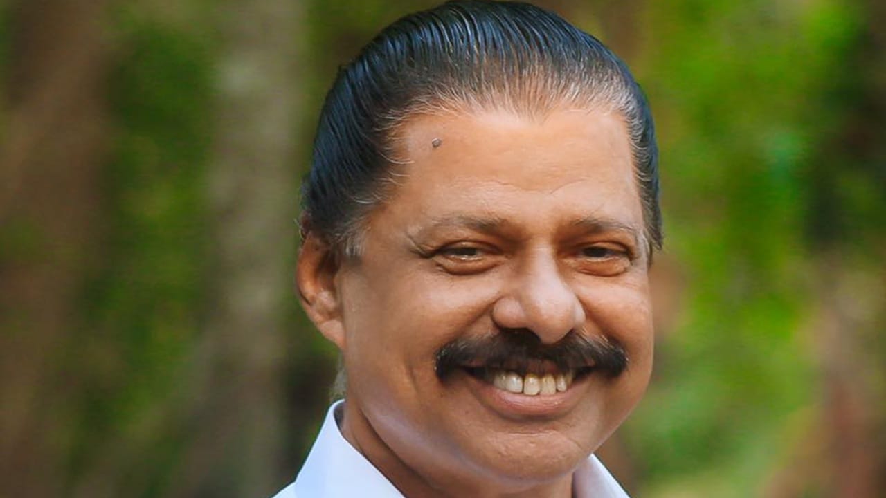 സിപിഎം സംസ്ഥാന സെക്രട്ടറി എംവി ഗോവിന്ദനും മത്സരിക്കുന്നില്ല. തളിപ്പറമ്പായിരുന്നു ഗോവിന്ദന്റെ മണ്ഡലം. അദ്ദേഹത്തിന്റെ ഭാര്യ കൂടിയായ പികെ ശ്യാമളയാണ് ഇത്തവണ സ്ഥാനാര്‍ത്ഥി.