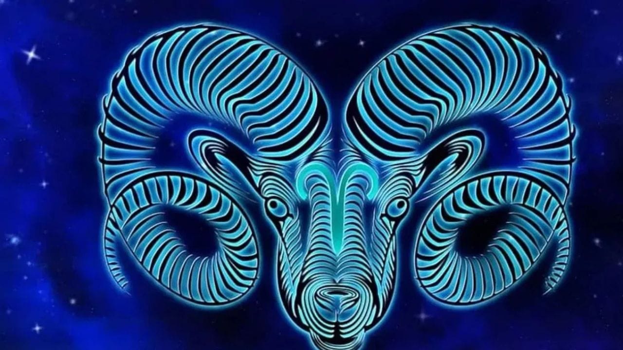  മേടം : മേടം രാശിക്കാരുടെ പന്ത്രണ്ടാം ഭാവത്തിലാണ് ശനി നിൽക്കുന്നത്. ഇത് മേടം രാശിക്കാരുടെ ആരോഗ്യത്തിൽ ഉണ്ടാകുന്ന പ്രശ്നങ്ങൾ ലഘൂകരിക്കും. ലോകത്തിൽ നിന്നും ശമനവും മുക്തിയും ലഭിക്കും. ദീർഘകാലമായി അനുഭവിക്കുന്ന പല പ്രശ്നങ്ങൾക്കും നിങ്ങൾക്ക് ശമനം ഉണ്ടാകും. അപ്രതീക്ഷിതമായ സാമ്പത്തിക നേട്ടവും പുരോഗതിയും കൈവരിക്കാൻ സാധിക്കും. കടബാധ്യതയിൽ നിന്നും മോചനം ലഭിക്കാനുള്ള സാധ്യതയും കാണുന്നു.(photo: tv9 network)