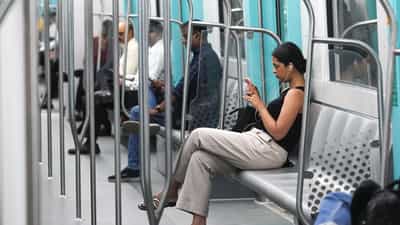 Mumbai Metro: മെട്രോ എത്തും, പക്ഷേ റേഞ്ച് എത്തില്ല; മുംബൈ അക്വാ ലൈനില്‍ നോ സിഗ്നല്‍
