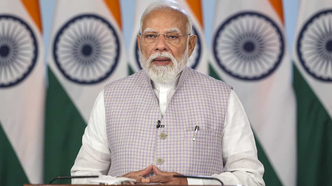 PM Modi: യുഎഇയ്ക്കെതിരെ നടന്ന ആക്രമണങ്ങളെ അപലപിച്ച് മോദി; ഷെയ്ഖ് മുഹമ്മദ് ബിൻ സായിദ് അൽ നഹ്യാനുമായി സംസാരിച്ചു PM Modi: യുഎഇയ്ക്കെതിരെ നടന്ന ആക്രമണങ്ങളെ അപലപിച്ച് മോദി; ഷെയ്ഖ് മുഹമ്മദ് ബിൻ സായിദ് അൽ നഹ്യാനുമായി സംസാരിച്ചു