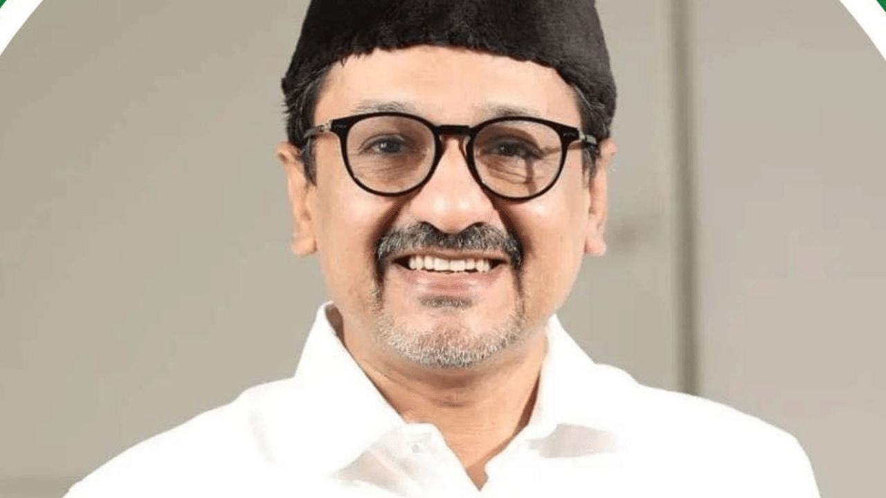 Panakkad Sadik Ali Thangal: സാദിഖലി ശിഹാബ് തങ്ങൾക്കെതിരായ വ്യാജ പ്രചാരണം; കേസെടുത്ത് പോലീസ് Panakkad Sadik Ali Thangal: സാദിഖലി ശിഹാബ് തങ്ങൾക്കെതിരായ വ്യാജ പ്രചാരണം; കേസെടുത്ത് പോലീസ് 