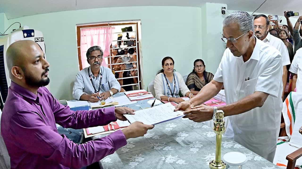 Kerala Assembly Election 2026: ആദ്യ പത്രിക മുഖ്യന്റേത്; ധര്മ്മടത്ത് നാമനിര്ദേശ പത്രിക സമര്പ്പിച്ച് പിണറായി വിജയന് Kerala Assembly Election 2026: ആദ്യ പത്രിക മുഖ്യന്റേത്; ധര്മ്മടത്ത് നാമനിര്ദേശ പത്രിക സമര്പ്പിച്ച് പിണറായി വിജയന്