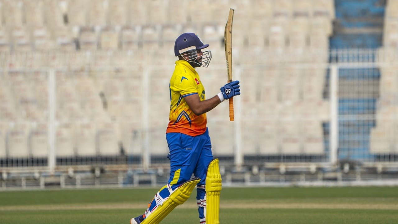 ഈ ഐപിഎല്‍ സീസണ്‍ പൃഥിക്ക് നിര്‍ണായകമാണ്. മികച്ച പ്രകടനം നടത്തി സെലക്ടര്‍മാരുടെ ശ്രദ്ധ പിടിച്ചുപറ്റുകയാണ് ലക്ഷ്യം. കഴിഞ്ഞ സീസണില്‍ താരം അണ്‍സോള്‍ഡായിരുന്നു. ഇത്തവണയും ആദ്യ റൗണ്ടില്‍ അണ്‍സോള്‍ഡായി. 