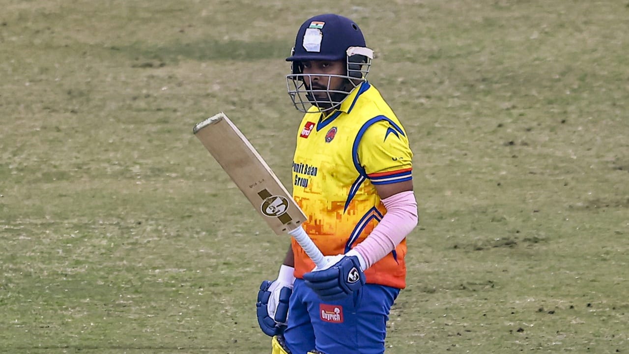 നേരത്തെ ചെയ്തിരുന്നതിനെക്കാള്‍ മൂന്നിരട്ടി കഠിനാധ്വാനമാണ് ഇപ്പോള്‍ ചെയ്യുന്നത്. 100 ശതമാനമല്ല, 200% നല്‍കുന്നുണ്ട്. കുറച്ച് വര്‍ഷങ്ങളായി സംഭവിച്ച ഉയര്‍ച്ച താഴ്ചകളെ പുഞ്ചിരിയോടെയാണ് നേരിട്ടത്. തെറ്റുകള്‍ ചെയ്തിട്ടുണ്ടെങ്കില്‍ അത് തിരുത്തണമെന്നും അദ്ദേഹം പറഞ്ഞു.