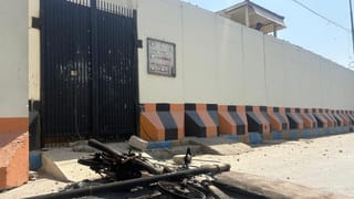 US Israel Iran Strike: ‘പാമ്പിൻ്റെ തല വെട്ടിമാറ്റി, ലോകത്തിലെ ശക്തമായ സൈന്യം ഞങ്ങളുടേത്’; ഐആർജിസി ആസ്ഥാനം തകർത്തെന്ന് യുഎസ്