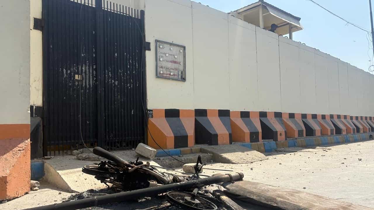 പാകിസ്ഥാനിലെ യുഎസ് കോൺസുലേറ്റിൽ ഇറാൻ അനുകൂല പ്രതിഷേധം; എട്ടു പേര്‍ കൊല്ലപ്പെട്ടു