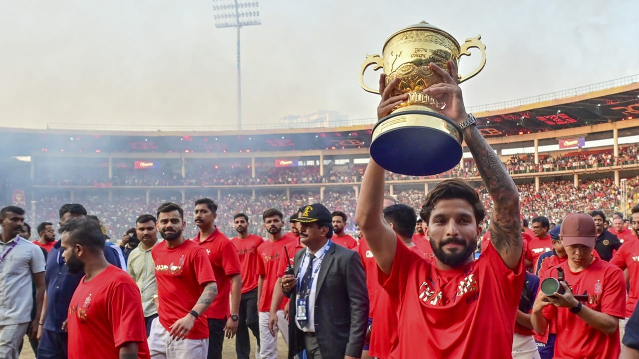 ബെംഗളൂരു, മുംബൈ, ഗുവാഹത്തി, ന്യൂ ചണ്ഡീഗഢ്, ലഖ്‌നൗ, കൊൽക്കത്ത, ചെന്നൈ, ഡൽഹി, അഹമ്മദാബാദ്, ഹൈദരാബാദ് എന്നീ 10 വേദികളിലായി ആകെ 20 മത്സരങ്ങൾ നടക്കും. പുറത്തുവിട്ട ആദ്യഘട്ട ഷെഡ്യൂളില്‍ ബെംഗളൂരുവില്‍ രണ്ട് മത്സരങ്ങളാണുള്ളത്. മാര്‍ച്ച് 28-നും, ഏപ്രില്‍ അഞ്ചിനും (Image Credits: PTI).