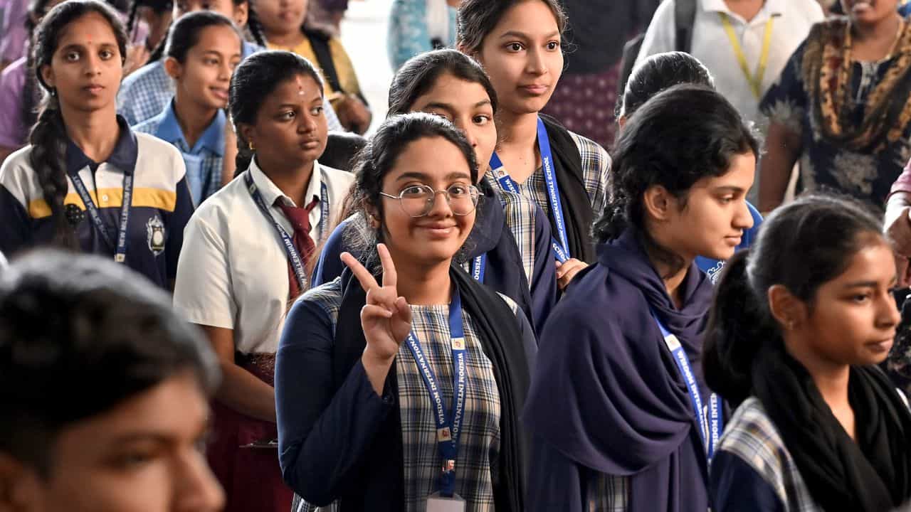 Kerala SSLC Exam 2026: നാളെയാണ് സോഷ്യൽ സയൻസ് പരീക്ഷ... പഠിച്ചു തീർന്നല്ലോ?; ഇനിയും ശ്രദ്ധിക്കേണ്ടത് Kerala SSLC Exam 2026: നാളെയാണ് സോഷ്യൽ സയൻസ് പരീക്ഷ... പഠിച്ചു തീർന്നല്ലോ?; ഇനിയും ശ്രദ്ധിക്കേണ്ടത്
