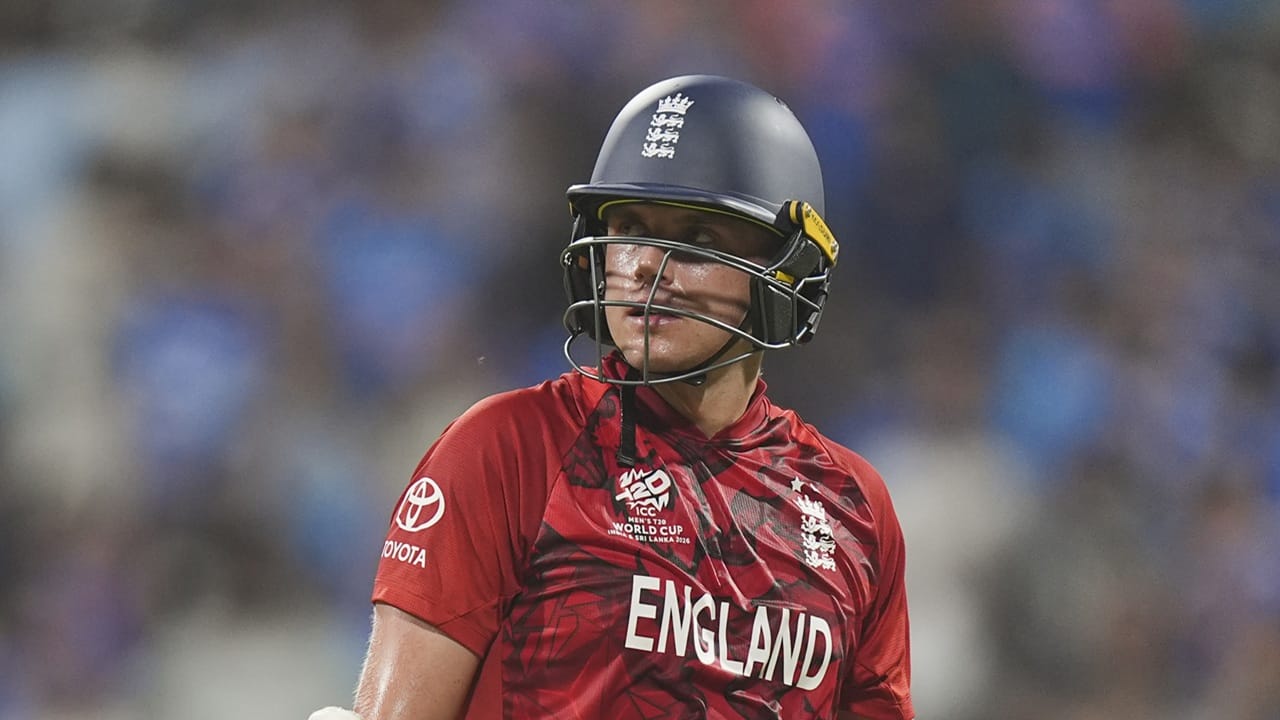 റോയല്‍സ് സാം കറന് പകരക്കാരനെയും കണ്ടെത്തി. ശ്രീലങ്കയുടെ ടി20 ക്യാപ്റ്റന്‍ ദസുന്‍ ശനകയാണ് പകരക്കാരന്‍. പിഎസ്എല്‍ കരാര്‍ നിലനില്‍ക്കെയാണ് ശനക റോയല്‍സിലെത്തുന്നത്. ശനകയ്‌ക്കെതിരെ പിസിബി നിയമനടപടി സ്വീകരിച്ചേക്കും.