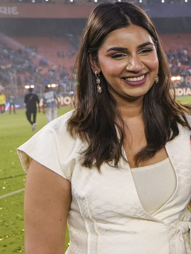 സഞ്ജന ഗണേശന്‍ ഒരു മത്സരത്തിലൂടെ സമ്പാദിക്കുന്നത് എത്ര?