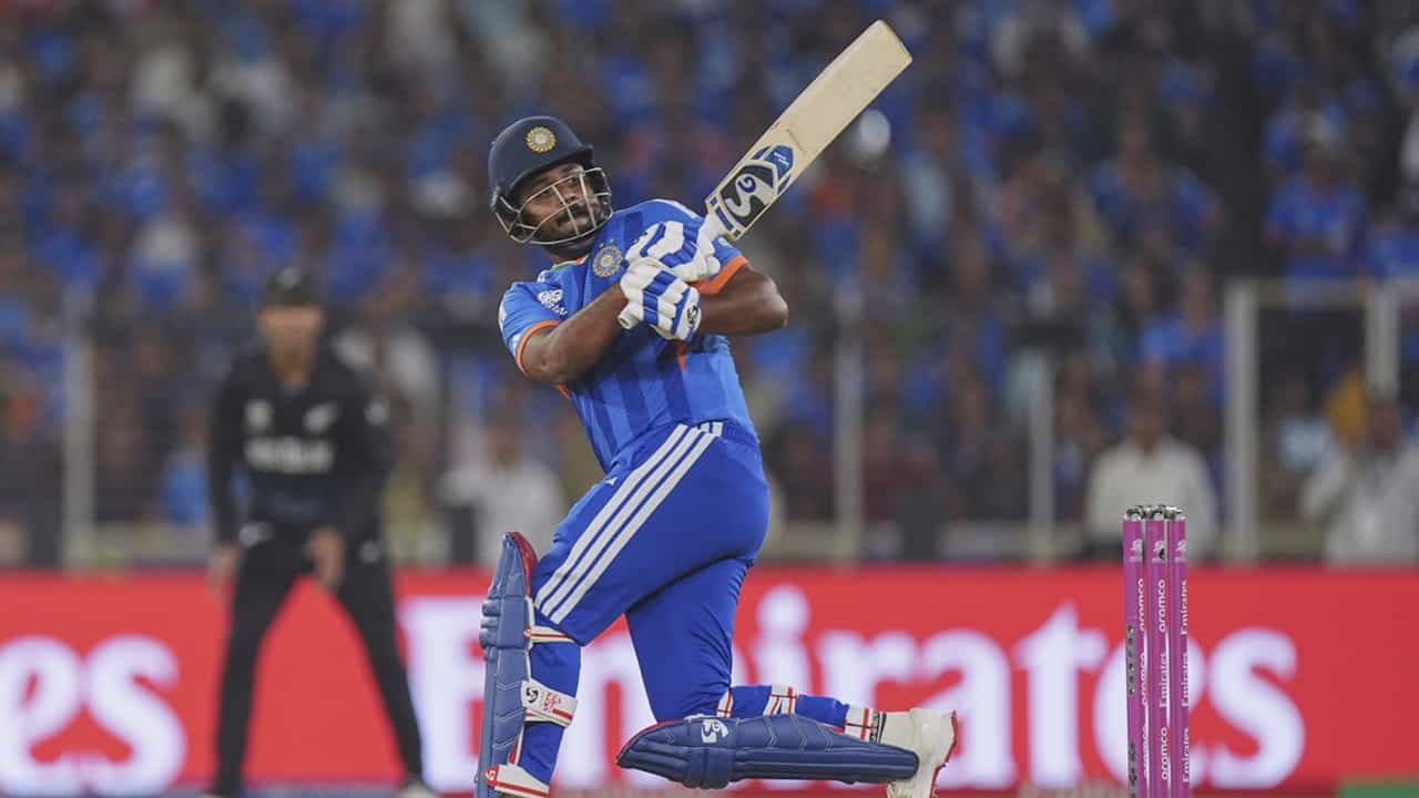 Sanju Samson: എന്തേ, കണ്ണീർ വരുന്നുണ്ടോ? സംഭവം സത്യമാണ്; സഞ്ജു സാംസണ്‍ പ്ലെയര്‍ ഓഫ് ദ ടൂര്‍ണമെന്റ്‌