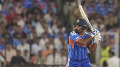 Sanju Samson: ഐപിഎല്ലില് തിളങ്ങിയാല് സഞ്ജുവും ഏകദിന ലോകകപ്പില്? ചുരുക്കപ്പട്ടിക തയ്യാറാക്കി ബിസിസിഐ Sanju Samson: ഐപിഎല്ലില് തിളങ്ങിയാല് സഞ്ജുവും ഏകദിന ലോകകപ്പില്? ചുരുക്കപ്പട്ടിക തയ്യാറാക്കി ബിസിസിഐ