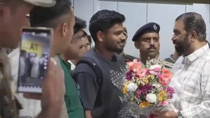 ജന്മനാട്ടില്‍ തിരികെയെത്തി സഞ്ജു സാംസണ്‍; ഗംഭീര സ്വീകരണം