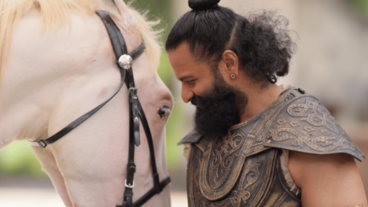 മലയാള സിനിമ ഇന്നുവരെ കണ്ടിട്ടില്ലാത്ത  ഒരു ദൃശ്യവിസ്മയം ആകും കത്തനാർ സമ്മാനിക്കുക എന്ന് ട്രെയ്ലർ ഉറപ്പുനൽകുന്നുണ്ട്. കൂടാതെ,മങ്കി പെൻ എന്ന ചിത്രത്തലൂടെ ശ്രദ്ധേയനായ മലയാളികളുടെ പ്രിയപ്പെട്ട ബാലതാരം സനൂപ് സന്തോഷിന്റെ തിരിച്ചുവരവും കത്തനാറിലൂടെയാകും. 
