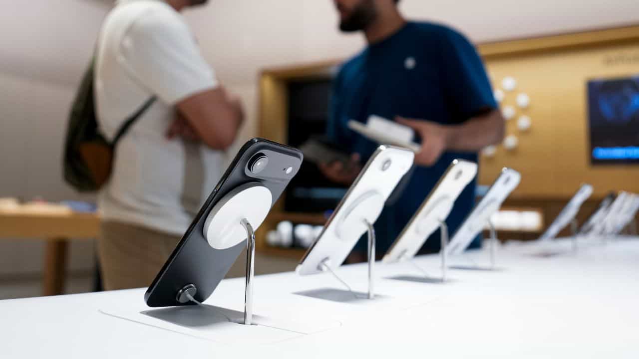 April Smartphone Launches: എത്തുന്നത് കിടിലൻ ഐറ്റംസ്, ഏപ്രിലിൽ എത്തുന്ന സ്മാർട്ട്ഫോണുകൾ സംഭവമാണ്