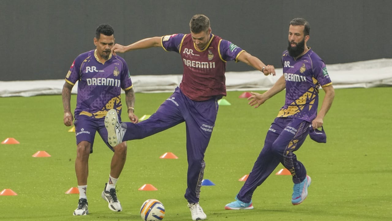 ഈ സീസണില് ഐപിഎല് കളിക്കാന്, പിഎസ്എല് ഉപേക്ഷിക്കുന്ന മൂന്നാമത്തെ വിദേശ താരമാണ് ജോണ്സണ്. സിംബാബ്വെയുടെ ബ്ലെസ്സിംഗ് മുസറബാനിയാണ് ആദ്യം പിഎസ്എല് ഉപേക്ഷിച്ചത്. പിന്നാലെ ശ്രീലങ്കയുടെ ദസുന് ശനകയും പിഎസ്എല്ലില് നിന്ന് ഐപിഎല്ലിലെത്തി. ഇപ്പോഴിതാ ജോണ്സണും.