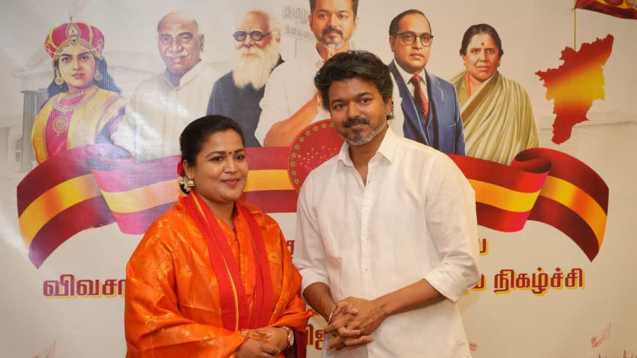 Thalapathy Vijay: ആദ്യം ഒരു നല്ല അച്ഛനും ഭർത്താവും ആകൂ... നിങ്ങൾക്ക് സ്ത്രീകളെ വിലയില്ല! വിജയെ രൂക്ഷമായി വിമർശിച്ച് TVK വനിതാ നേതാവ്