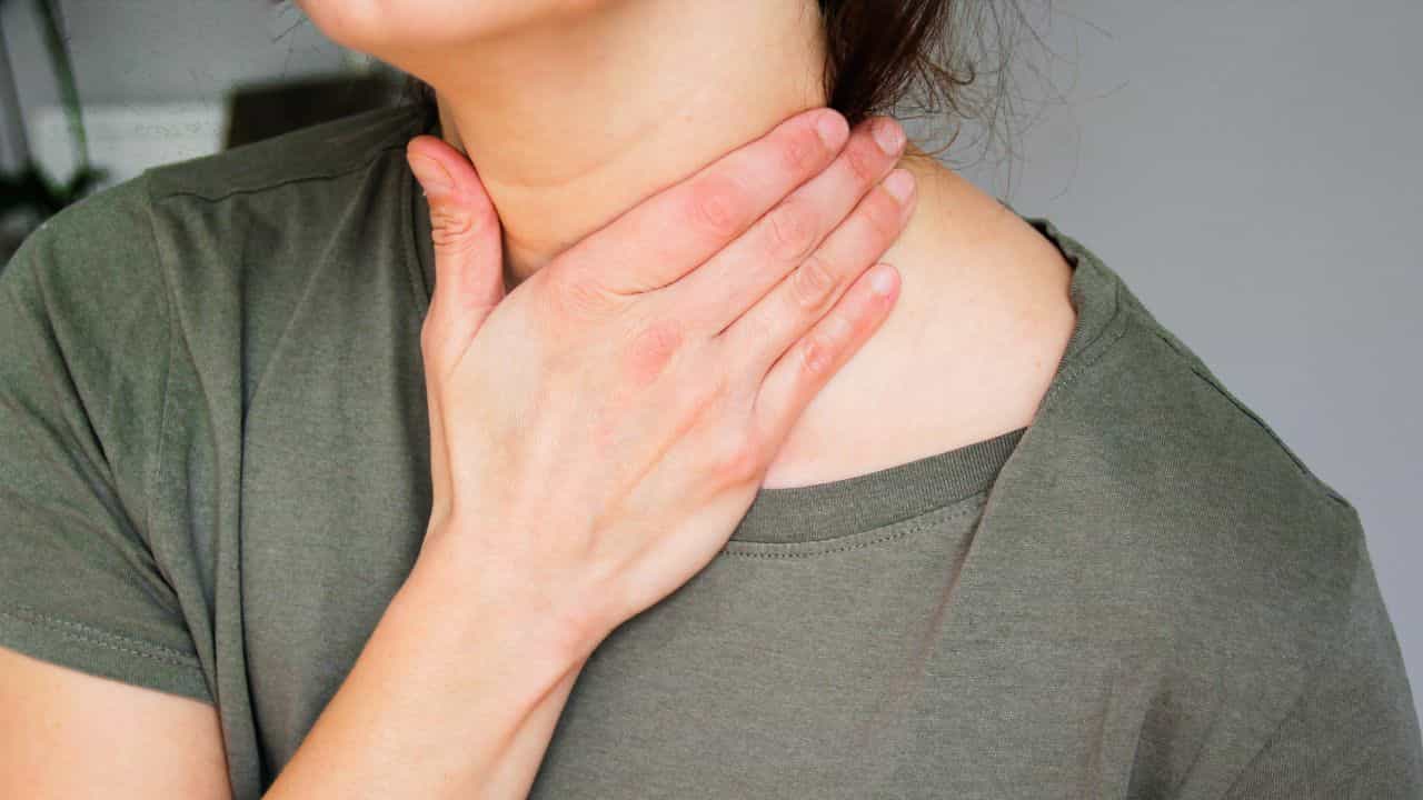 Throat Cancer: തൊണ്ടയിലെ കാൻസർ എങ്ങനെ തിരിച്ചറിയാം? നേരത്തെ തിരിച്ചറിഞ്ഞാൽ ചികിത്സിച്ചു മാറ്റാം