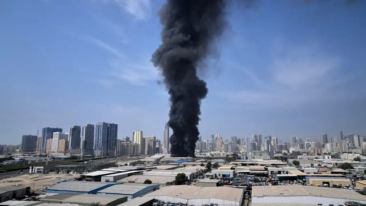 Iran Israel Conflict: ഇസ്രയേൽ - ഇറാൻ യുദ്ധം കടുക്കുന്നു: ഹൈഫ എണ്ണശുദ്ധീകരണ ശാലയ്ക്ക് നേരെ മിസൈൽ ആക്രമണം Iran Israel Conflict: ഇസ്രയേൽ - ഇറാൻ യുദ്ധം കടുക്കുന്നു: ഹൈഫ എണ്ണശുദ്ധീകരണ ശാലയ്ക്ക് നേരെ മിസൈൽ ആക്രമണം