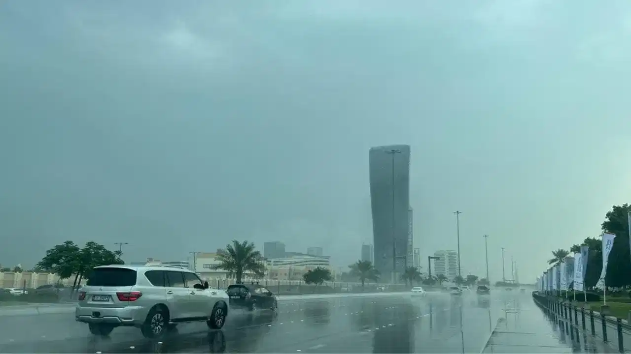 UAE weather alert: യുഎഇയിൽ വരും ദിവസങ്ങളിൽ അസ്ഥിര കാലാവസ്ഥ; വ്യാപക മഴയ്ക്ക് സാധ്യതയെന്ന് മുന്നറിയിപ്പ്