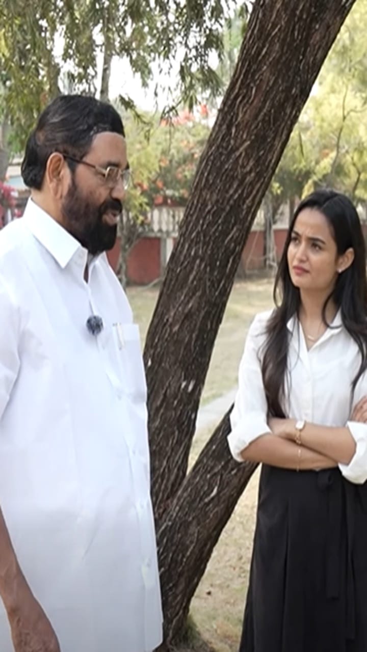 എല്ലാവരും 'ചേട്ടാ'യെന്ന് വിളിക്കുന്നതിന്റെ കാരണം മീനാക്ഷി അനൂപിനോട് വെളിപ്പെടുത്തി മന്ത്രി വിഎന്‍ വാസവന്‍