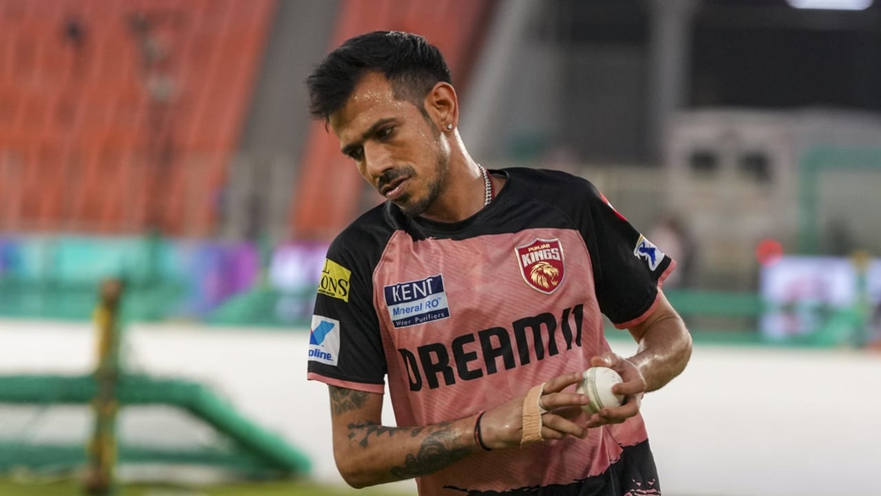 കൊല്‍ക്കത്തയ്‌ക്കെതിരായ മത്സരശേഷം തനിക്ക് പരിക്കുണ്ടായി. അതുകൊണ്ട് സെമിയിലും, ഫൈനലിലും ശരിയായ രീതിയില്‍ ലെഗ് സ്പിന്‍ എറിയാനായില്ല. അതുകൊണ്ട് ഇത്തവണ ശരീരം നന്നായി നോക്കണമെന്നും താരം കൂട്ടിച്ചേര്‍ത്തു (Image Credits: PTI).