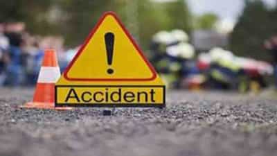 Kochi Accident: കൊച്ചിയില് വാഹനാപകടം; മൂന്ന് യുവാക്കള്ക്ക് ദാരുണാന്ത്യം Kochi Accident: കൊച്ചിയില് വാഹനാപകടം; മൂന്ന് യുവാക്കള്ക്ക് ദാരുണാന്ത്യം